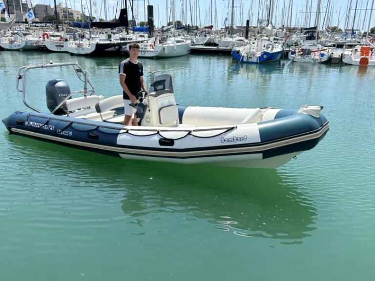 Boat rental Bombard Sunrider 650 in La Rochelle on Samboat