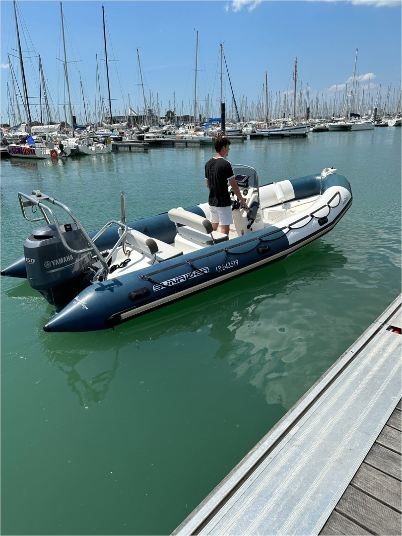 Motorboat rental in La Rochelle - Bombard Sunrider 650