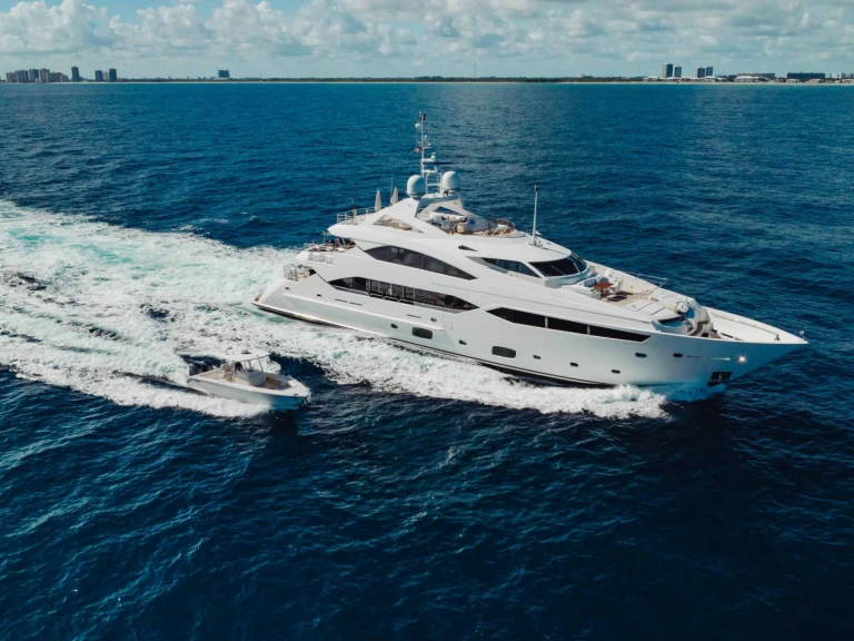 Bareboat Rental Luxury Yacht Sunseeker with a boat licence
