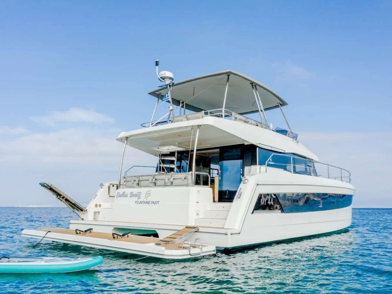 Bareboat Rental Luxury Yacht Fountaine Pajot with a boat licence
