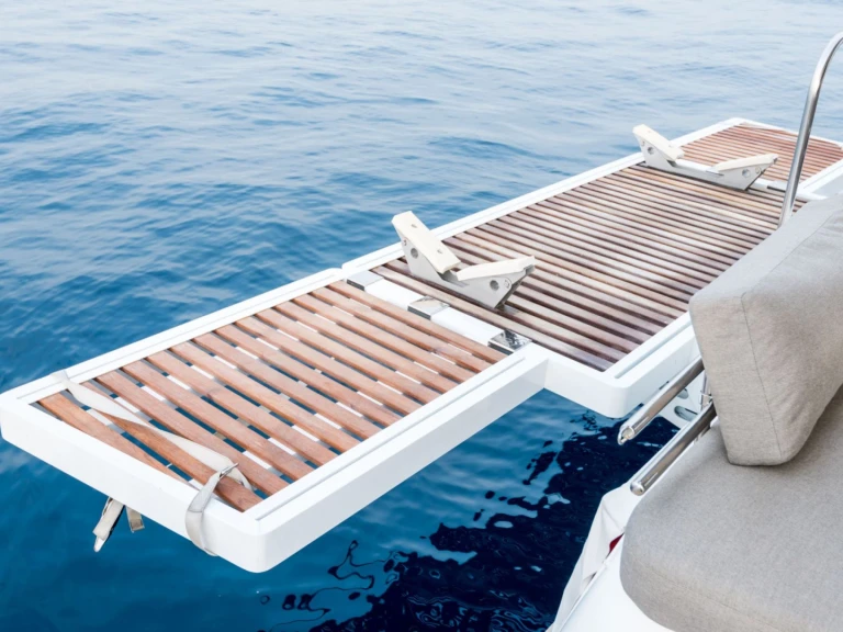 Bareboat Rental Luxury Yacht Lagoon with a boat licence