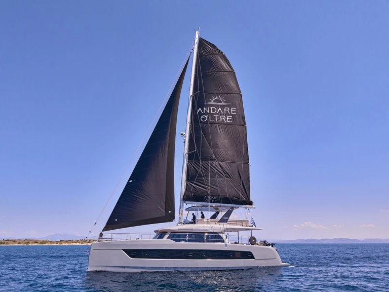 Bareboat Rental Luxury Yacht HeySea with a boat licence