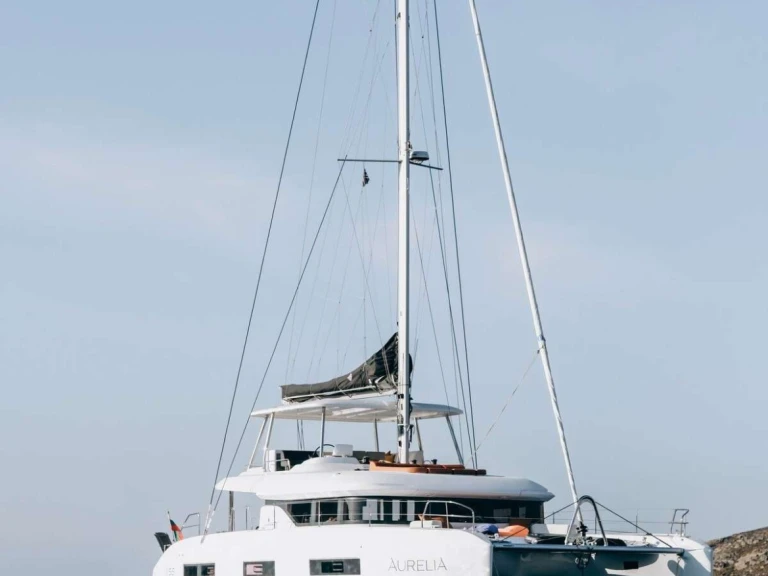Luxury Yacht rental with or without captain Lagoon Athens