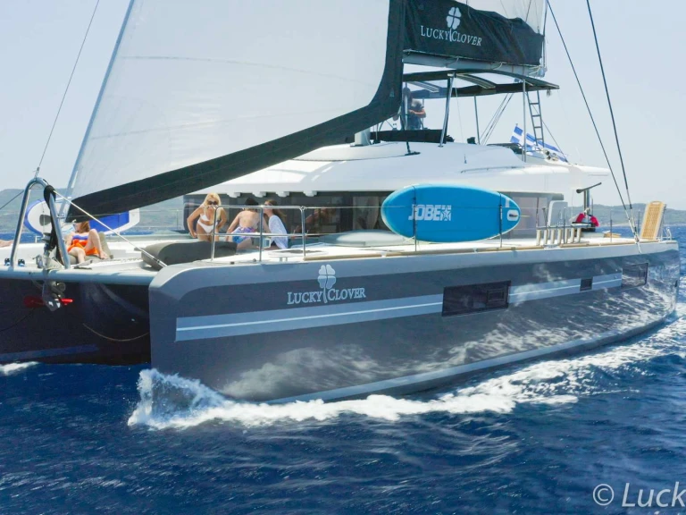 Luxury Yacht rental in Santorini (Island) - Lagoon LUCKY CLOVER 