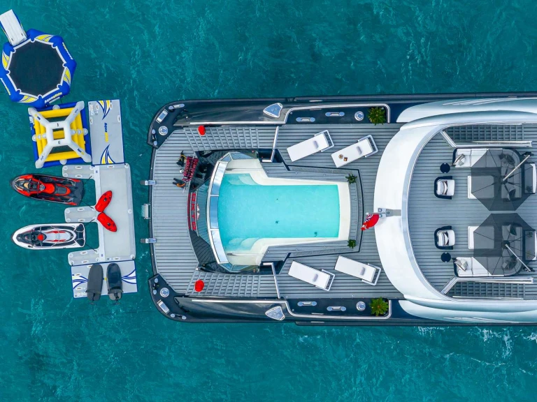 Luxury Yacht for rent Naples at the best price