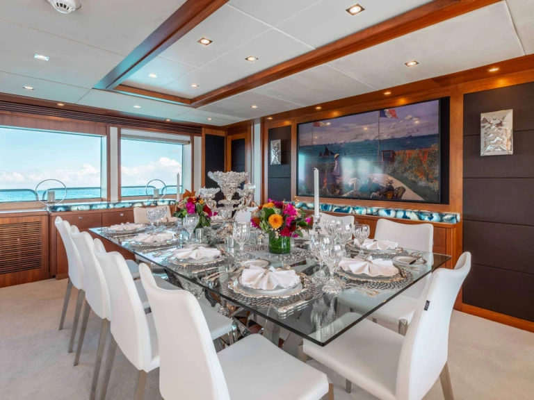 Bareboat Rental Luxury Yacht Sunseeker with a boat licence