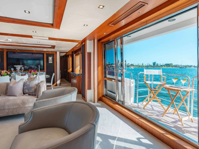 Luxury Yacht for rent Bahamas at the best price