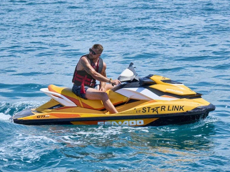 Luxury Yacht rental with or without captain Falcon Athens