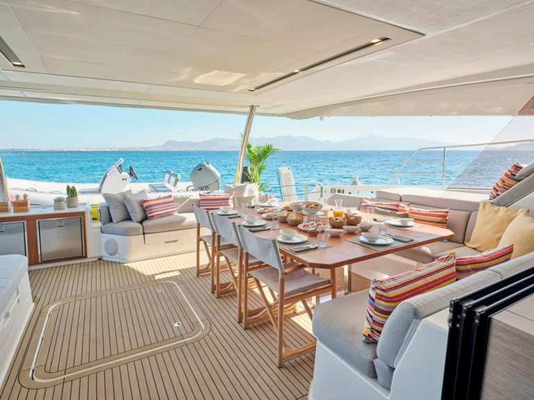 Luxury Yacht for rent Athens at the best price