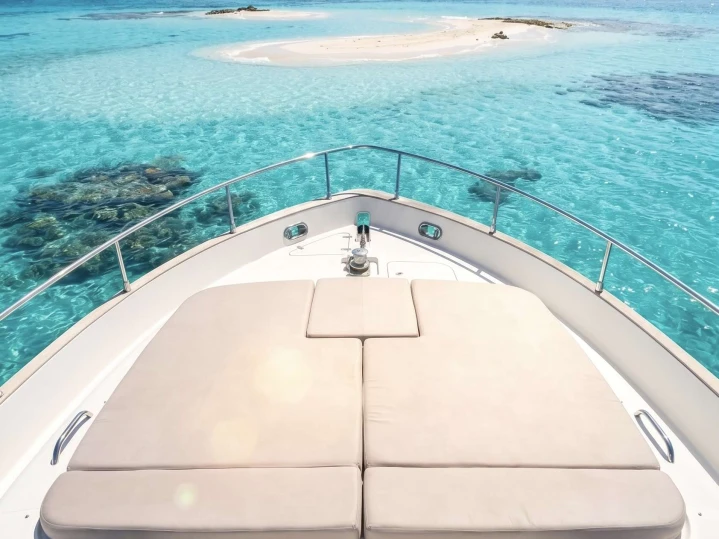 Luxury Yacht rental in Bahamas - Azimut Caprice