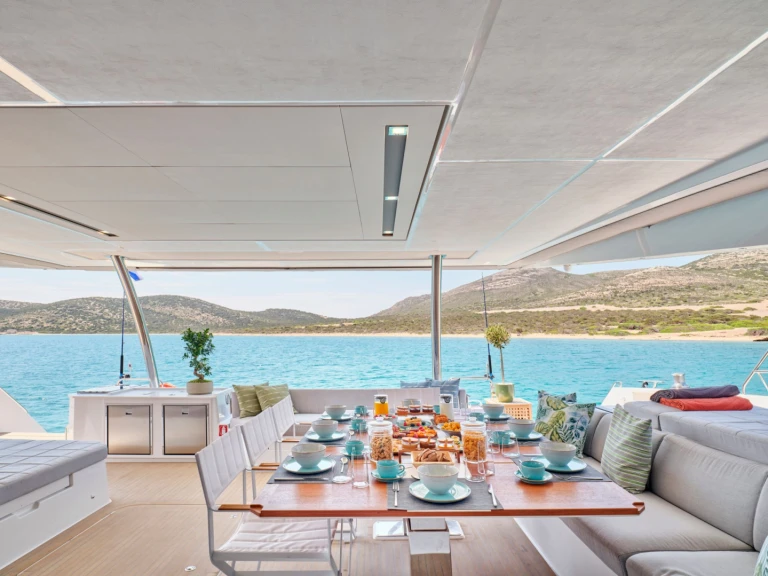 Luxury Yacht for rent Athens at the best price