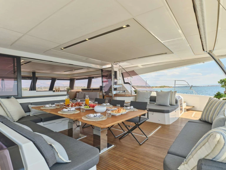 Luxury Yacht for rent Athens at the best price