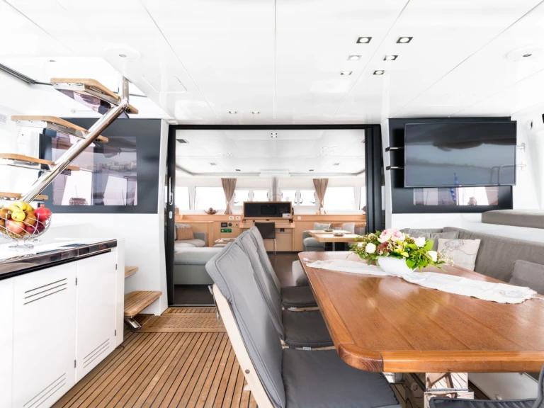 Luxury Yacht rental with or without captain Lagoon Athens