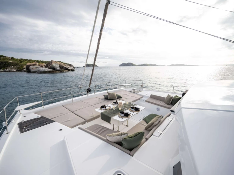 Bareboat Rental Luxury Yacht Bali with a boat licence