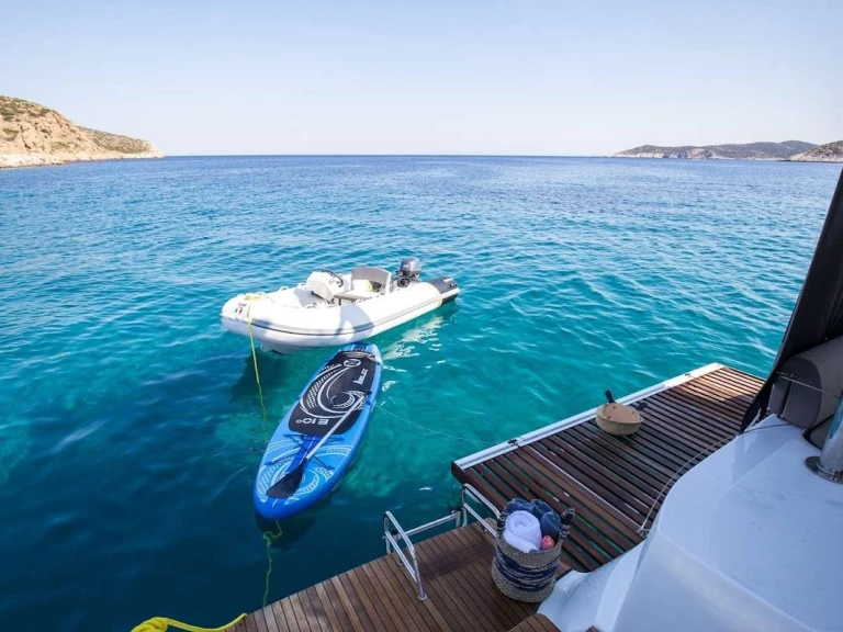 Bareboat Rental Luxury Yacht Lagoon with a boat licence
