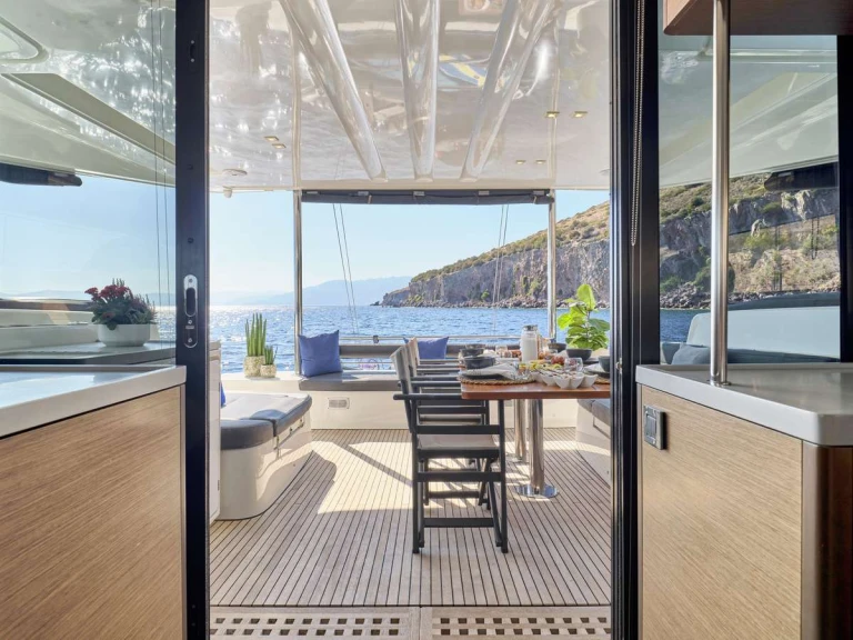 Luxury Yacht for rent Athens at the best price