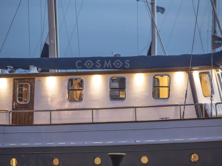 Luxury Yacht rental in Athens - Custom COSMOS