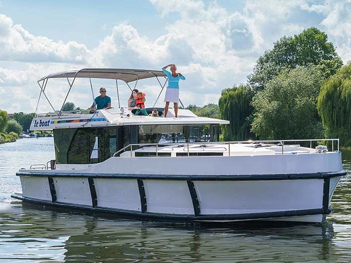Rent a Le Boat Horizon 4 Homps