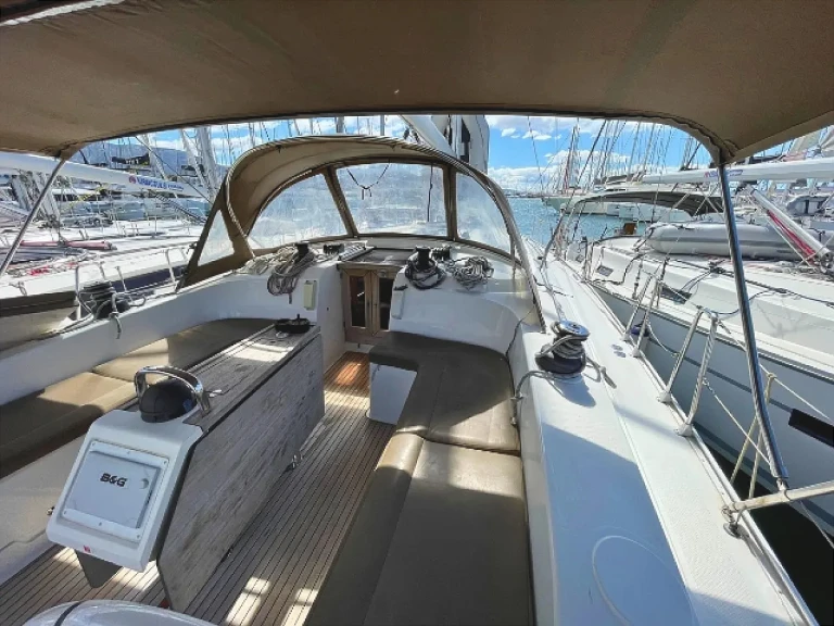 Bavaria Cruiser 51 in Alimos on SamBoat