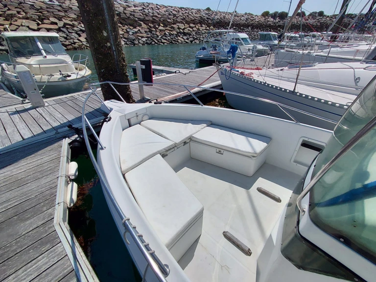 Yacht charter Saint-Quay-Portrieux cheap Cap Camarat 675