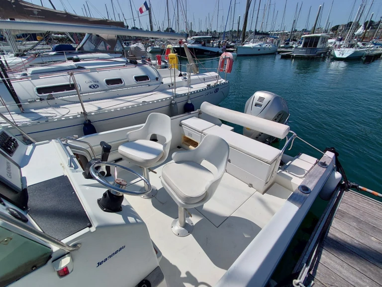 Jeanneau Cap Camarat 675 charter bareboat or captained in  Saint-Quay-Portrieux