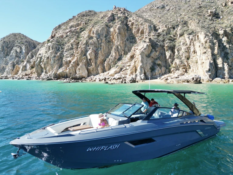 Motorboat rental in Cabo San Lucas - Cruisers 350 Sundancer