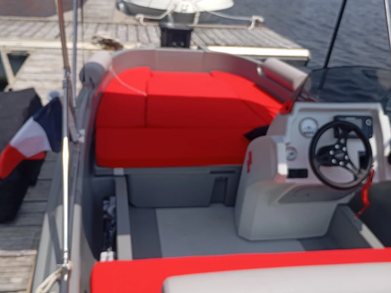 Motorboat rental with or without captain  roto hydra Port Leucate