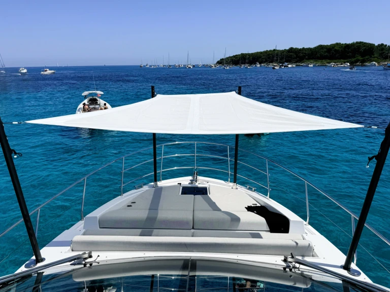 Rent a Azimut Azimut 50 Fly Golfe-Juan