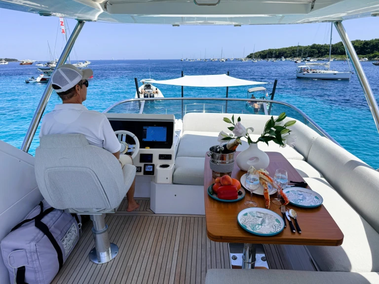 Yacht charter Golfe-Juan cheap Azimut 50 Fly