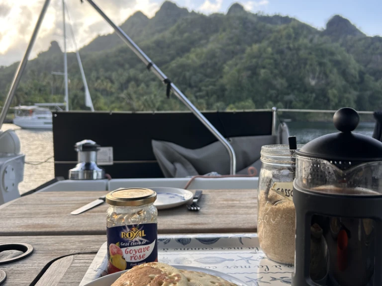 Sailboat rental with or without captain Jeanneau Pointe-à-Pitre