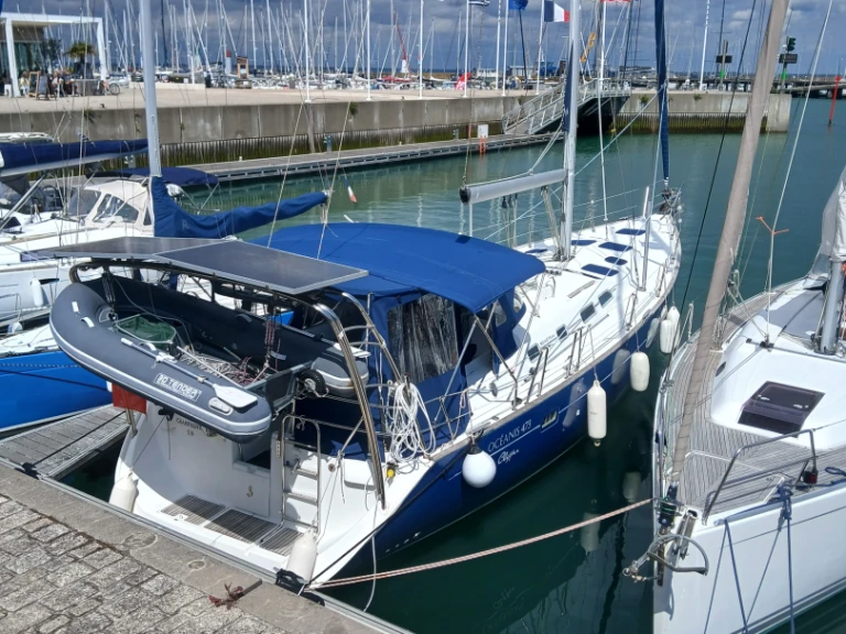 Bénéteau Oceanis 473 Clipper charter bareboat or captained in  Arzal
