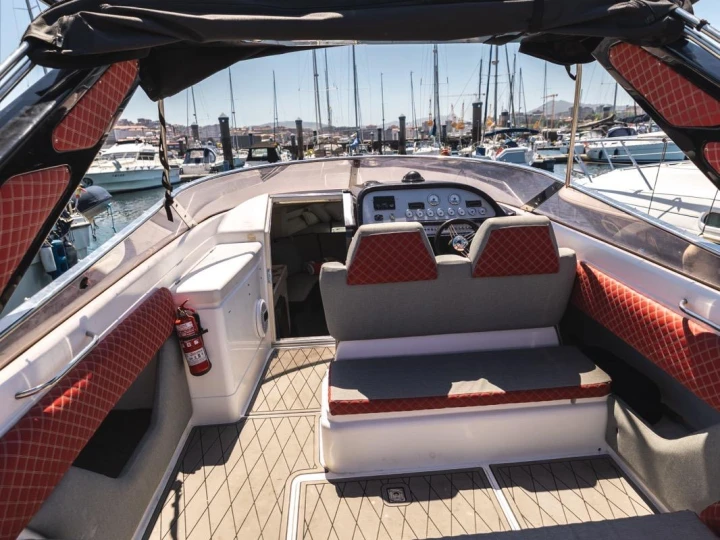 Yacht charter Vigo cheap Tomahawk 37