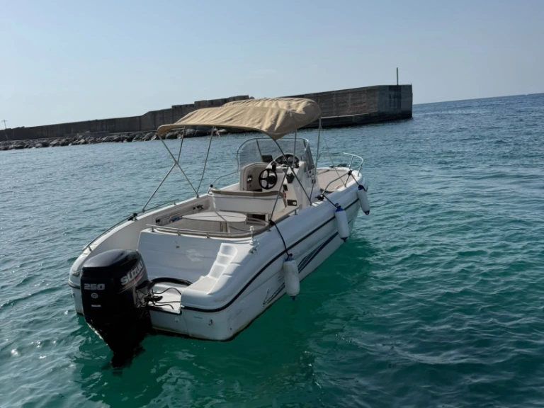 Ranieri Shadow 24 S in Italy on SamBoat