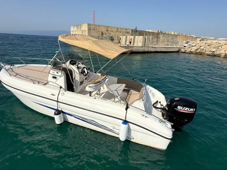 Yacht charter Italy cheap Shadow 24 S