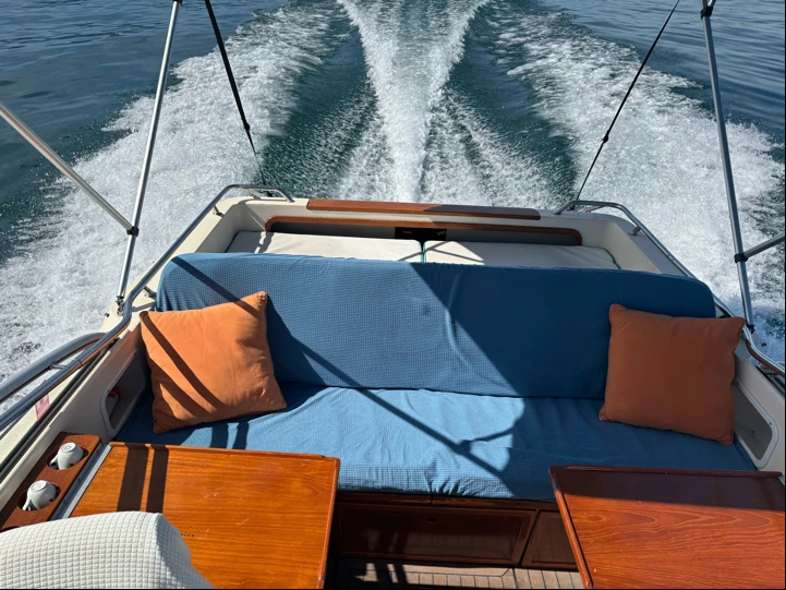Windy 7500 in Geneva (District) on SamBoat