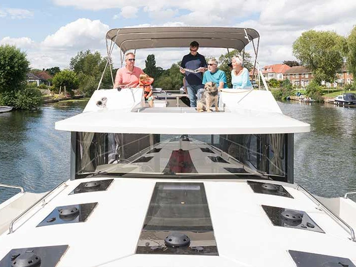 Motorboat rental in Homps - Le Boat Horizon 4