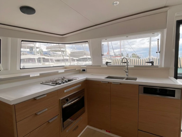 Bali Bali 4.4 in Alimos on SamBoat