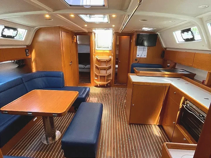 Sailboat rental in Alimos - Bavaria Cruiser 51