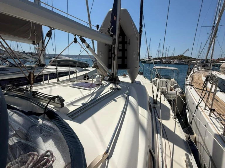 Bavaria Bavaria 42 Cruiser charter bareboat or captained in  Lávrio