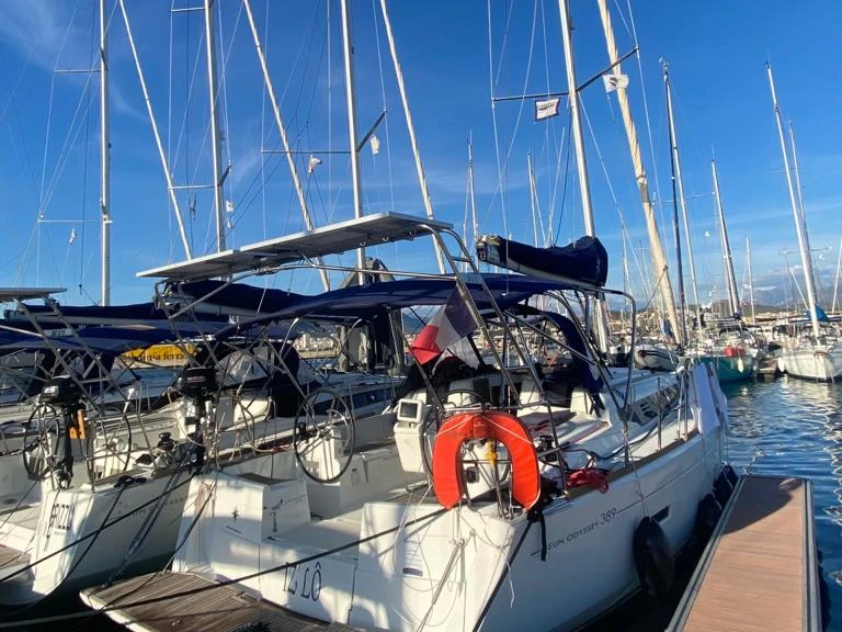 Boat rental Jeanneau Sun Odyssey 389 in Ajaccio on Samboat