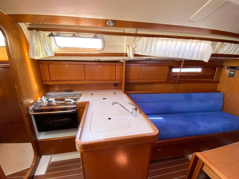 Dufour Dufour 325 Grand Large in Ajaccio on SamBoat