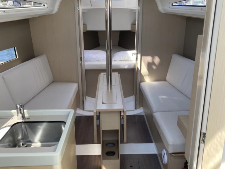 Sailboat rental with or without captain Bénéteau Ajaccio