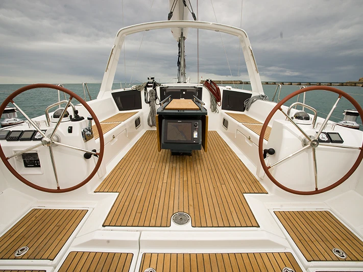 Bareboat Rental Sailboat Bénéteau with a boat licence