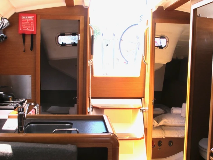 Sailboat rental with or without captain Jeanneau Ajaccio