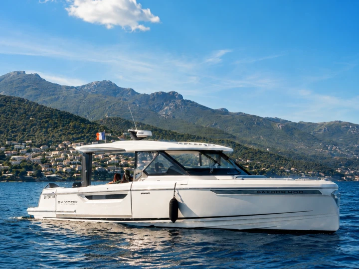 Bareboat Rental Luxury Yacht Saxdor with a boat licence