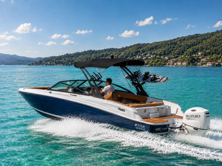 Bareboat Rental Motorboat Four Winns with a boat licence