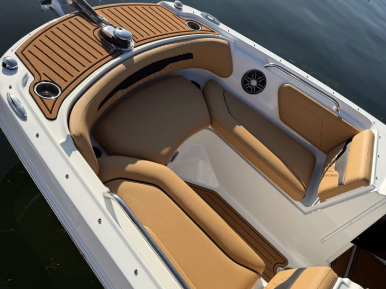 Four Winns HD 200 OB charter bareboat or captained in  Aix-les-Bains