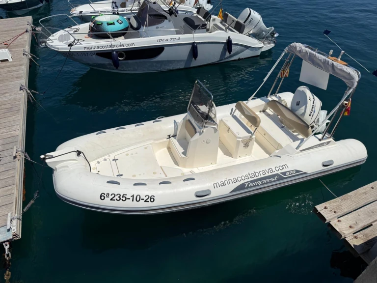 Bareboat Rental RIB Capelli with a boat licence