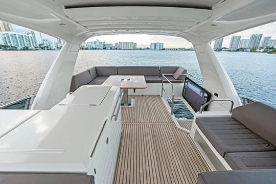Yacht charter Miami Beach cheap 630 Flybridge