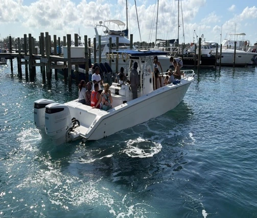 Motorboat rental with or without captain Marlago Nassau